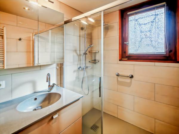 Maison familiale de 116 m² avec sous-sol complet, véranda et terrain clôturé – Quartier de la Sardagne