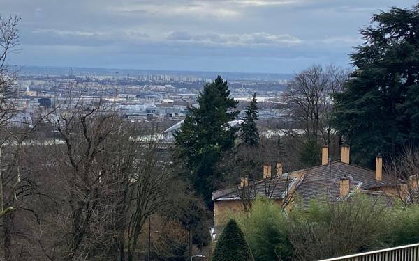 Appartement à vendre    4 pièces • 104,51 m2 Sainte-Foy-lès-Lyon