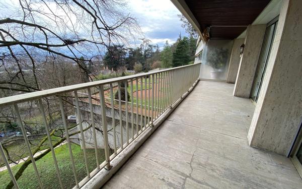 Appartement à vendre    4 pièces • 104,51 m2 Sainte-Foy-lès-Lyon