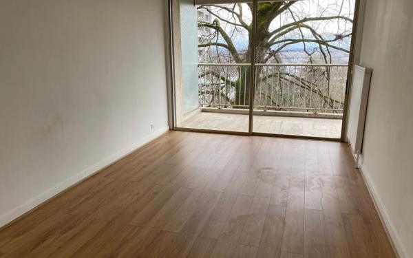 Appartement à vendre    4 pièces • 104,51 m2 Sainte-Foy-lès-Lyon