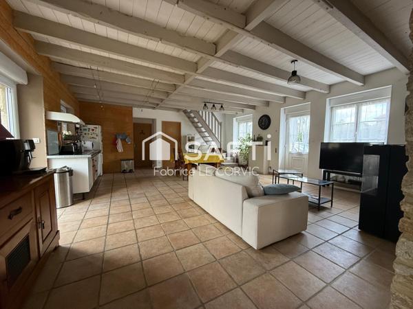 LONGERE DE CARACTERE DE 138 M2 EN CAMPAGNE DE LOCMINE SUR TERRAIN DE 1240 M2