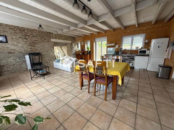 LONGERE DE CARACTERE DE 138 M2 EN CAMPAGNE DE LOCMINE SUR TERRAIN DE 1240 M2