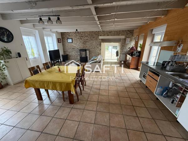 LONGERE DE CARACTERE DE 138 M2 EN CAMPAGNE DE LOCMINE SUR TERRAIN DE 1240 M2