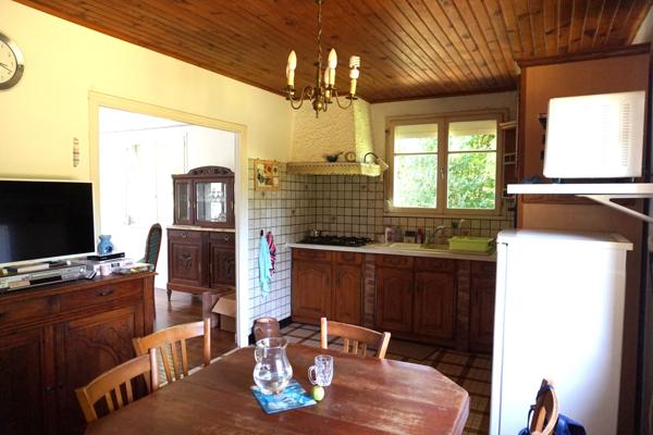 Grande maison familiale à PABU avec vaste terrain arboré