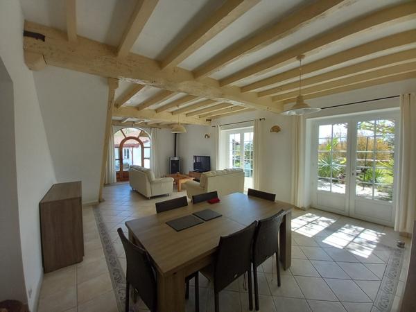 Urt (64240) Maison de caractère T7 datant de 1586 en bon état géneral