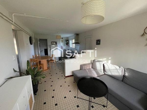 À Vendre – Maison Divisée en 2 Appartements Locatifs – Investissement Clé en Main