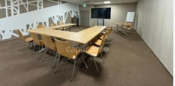 À VENDRE MURS ET FONDS : HÔTEL BUREAU DESIGN – UNE ADRESSE ATYPIQUE AUX PORTES DE REIMS