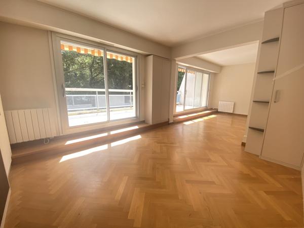 Appartement
         3 pièces
        - 78 m² Exclusivité 172 000 € *