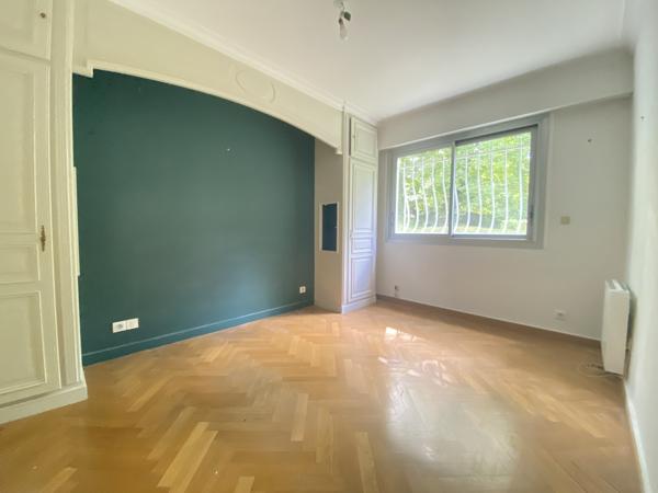 Appartement
         3 pièces
        - 78 m² Exclusivité 172 000 € *