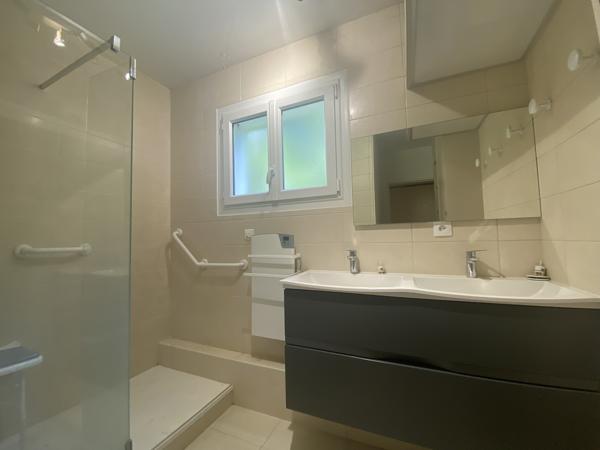 Appartement
         3 pièces
        - 78 m² Exclusivité 172 000 € *