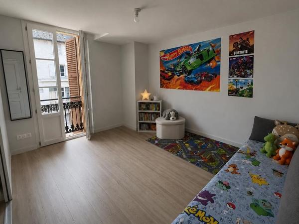 Appartement à louer 528 € CC UZERCHE 3 p 68 m² DPE C