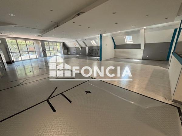 Location Local commercial 4 pièces 250 m² - LES TOURRADES Mandelieu 06210