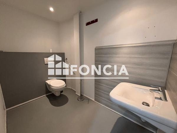 Location Local commercial 4 pièces 250 m² - LES TOURRADES Mandelieu 06210