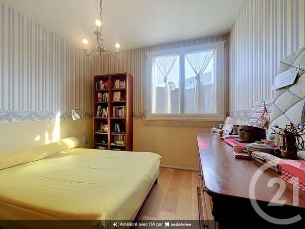 Appartement T4 à vendre  4 pièces - 87 m 2   PERIGUEUX  - 24