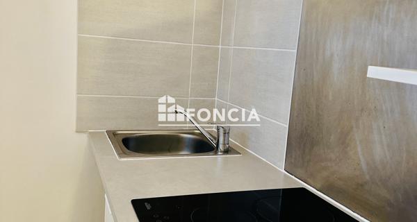 Location Studio 28.31 m² - Le Chesnay 78150