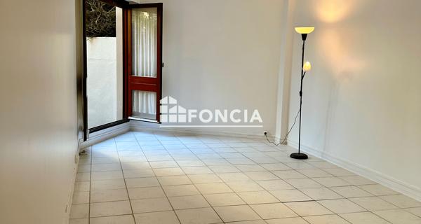 Location Studio 28.31 m² - Le Chesnay 78150