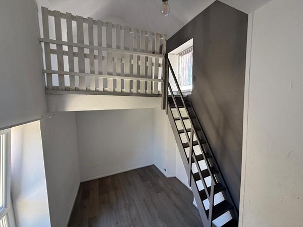 Immeuble de rapport à Tousson 4 appartements + local commercial + garage