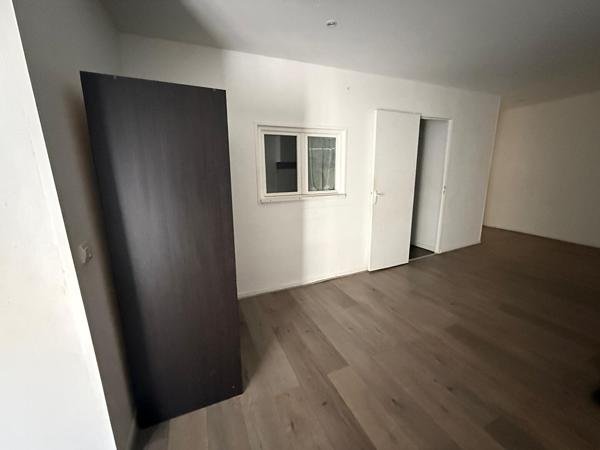 Immeuble de rapport à Tousson 4 appartements + local commercial + garage