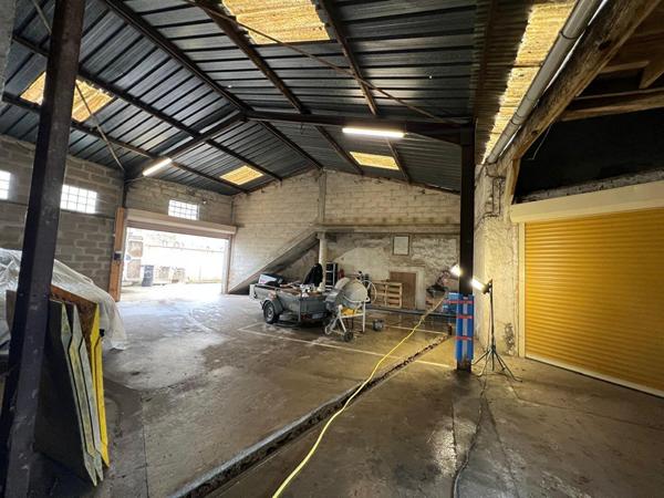 Vente Local commercial 200 m2 à Nozay