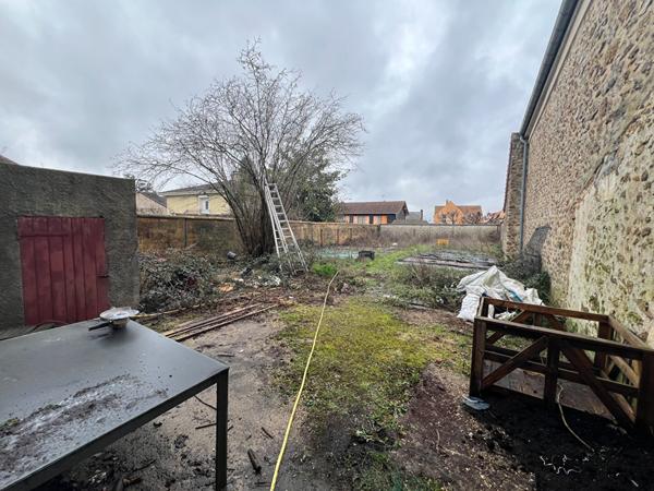 Vente Local commercial 200 m2 à Nozay