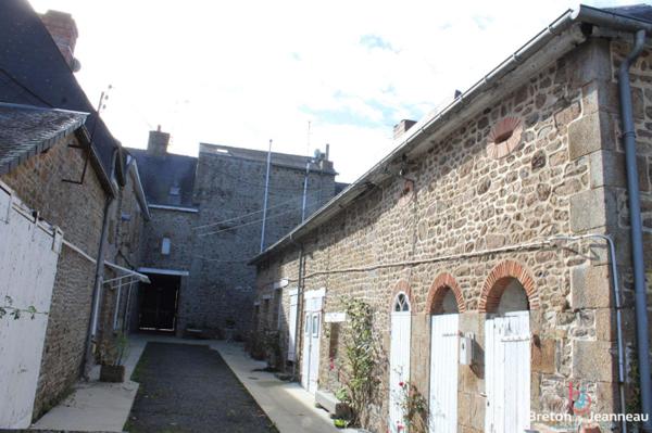 Ensemble immobilier à Ernée centre ville