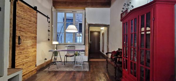 LYON 1 - Magnifique T2 de 101 m²