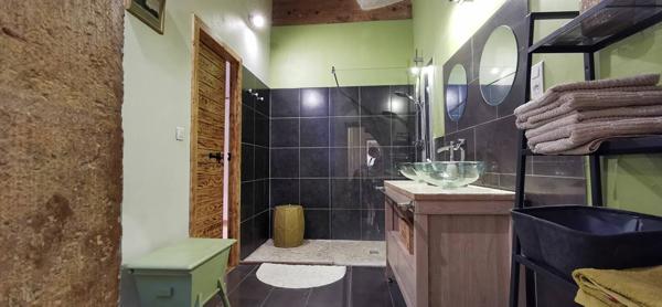 LYON 1 - Magnifique T2 de 101 m²