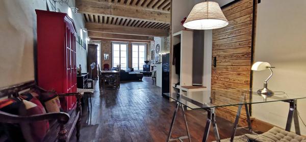 LYON 1 - Magnifique T2 de 101 m²