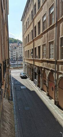 LYON 1 - Magnifique T2 de 101 m²