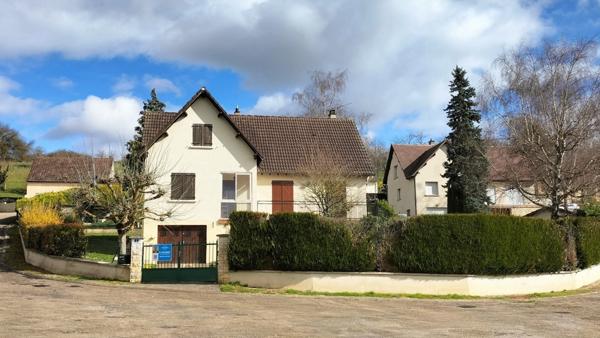 Pavillon sur sous sol 4 chambres- jardin- véranda à vendre à TONNERRE 89