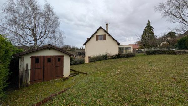 Pavillon sur sous sol 4 chambres- jardin- véranda à vendre à TONNERRE 89