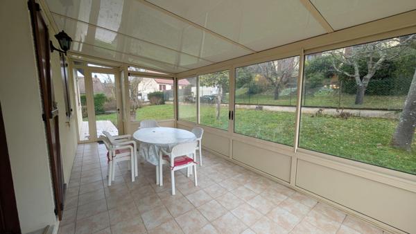 Pavillon sur sous sol 4 chambres- jardin- véranda à vendre à TONNERRE 89