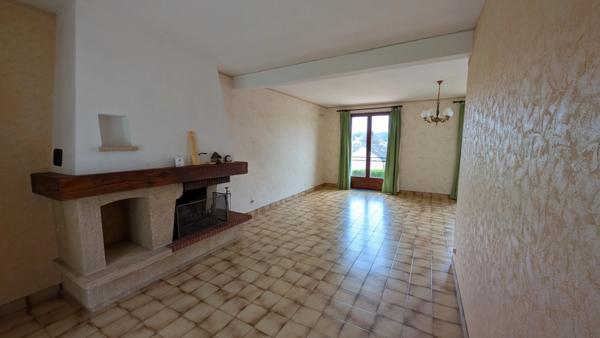 Pavillon sur sous sol 4 chambres- jardin- véranda à vendre à TONNERRE 89