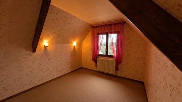 Pavillon sur sous sol 4 chambres- jardin- véranda à vendre à TONNERRE 89