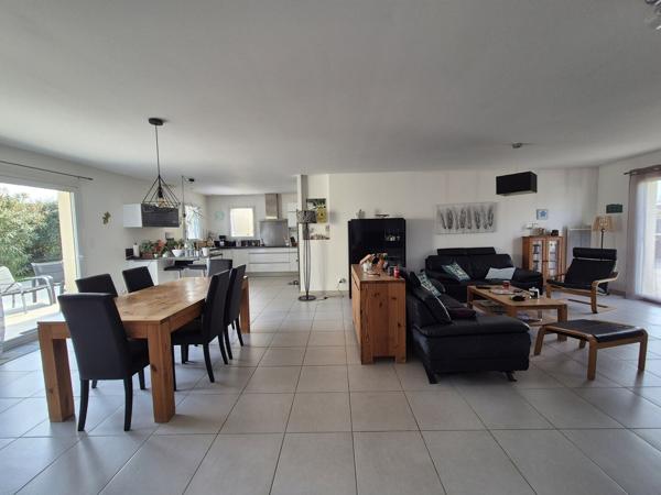 Maison récente 110 m² – 3 chambres – jardin 800 m² –Vayres Le Paradis 360 000 €