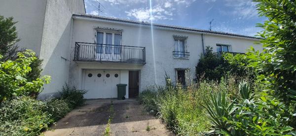 SOUS COMPROMIS.......Maison 4 Chambres à Saint-Avertin entièrement à rénover