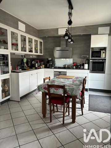 Maison à vendre 5 pièces 121 m² Bourges