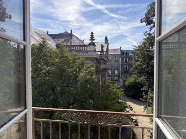 Appartement Place de la Monnaie avec vue  Nantes quartier Gra
