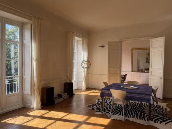 Appartement Place de la Monnaie avec vue  Nantes quartier Gra