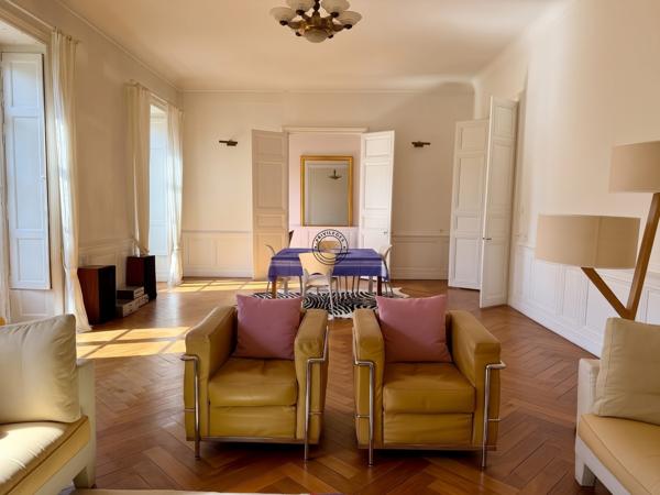 Appartement Place de la Monnaie avec vue  Nantes quartier Gra