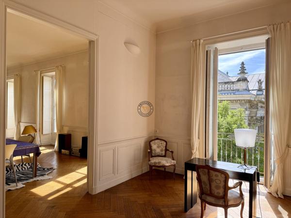 Appartement Place de la Monnaie avec vue  Nantes quartier Gra