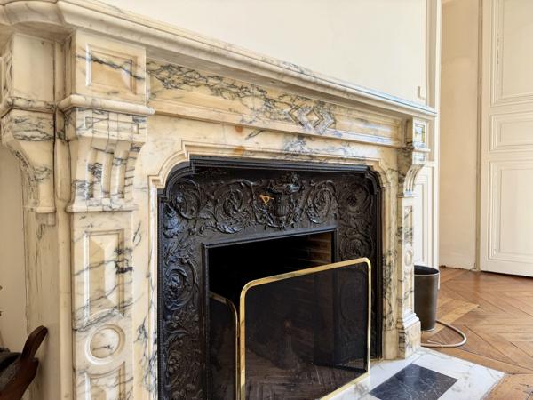 Appartement Place de la Monnaie avec vue  Nantes quartier Gra