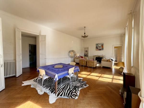 Appartement Place de la Monnaie avec vue  Nantes quartier Gra