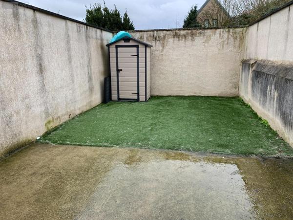 Maison de ville à louer à Bailleul dans le Nord (59270), ref : FLOCB810