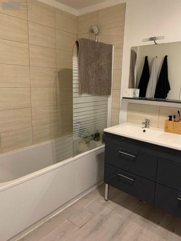 Maison de ville à louer à Bailleul dans le Nord (59270), ref : FLOCB810