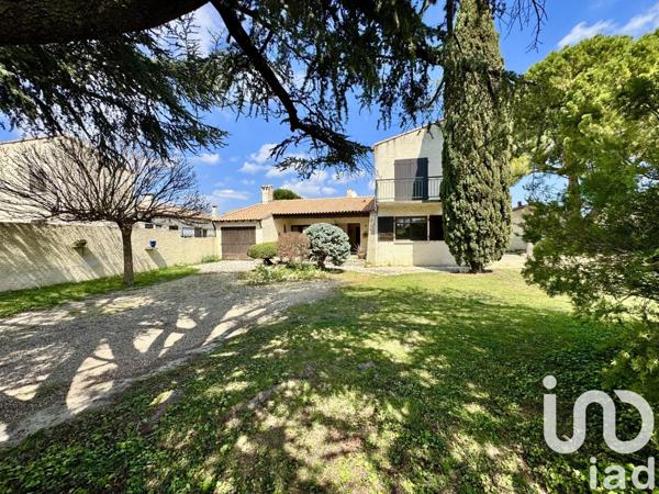 Maison traditionnelle 6 pièces de 128 m² à Milhaud (30540)