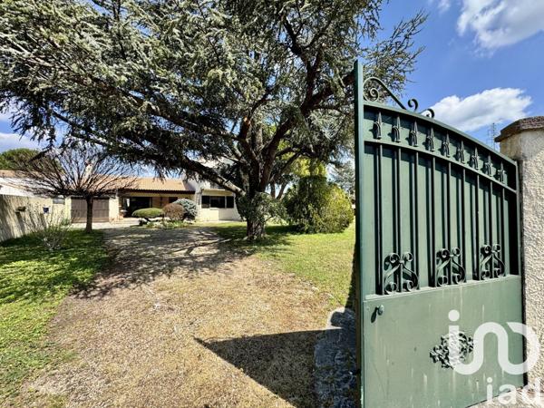 Maison traditionnelle 6 pièces de 128 m² à Milhaud (30540)