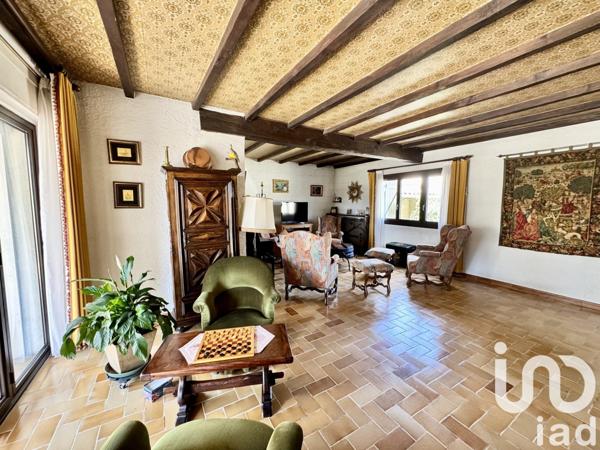 Maison traditionnelle 6 pièces de 128 m² à Milhaud (30540)