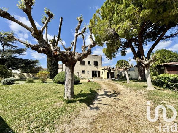 Maison traditionnelle 6 pièces de 128 m² à Milhaud (30540)