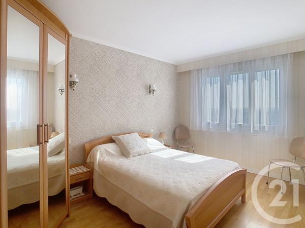 Immeuble à vendre  279,32 m2 THIAIS - 94